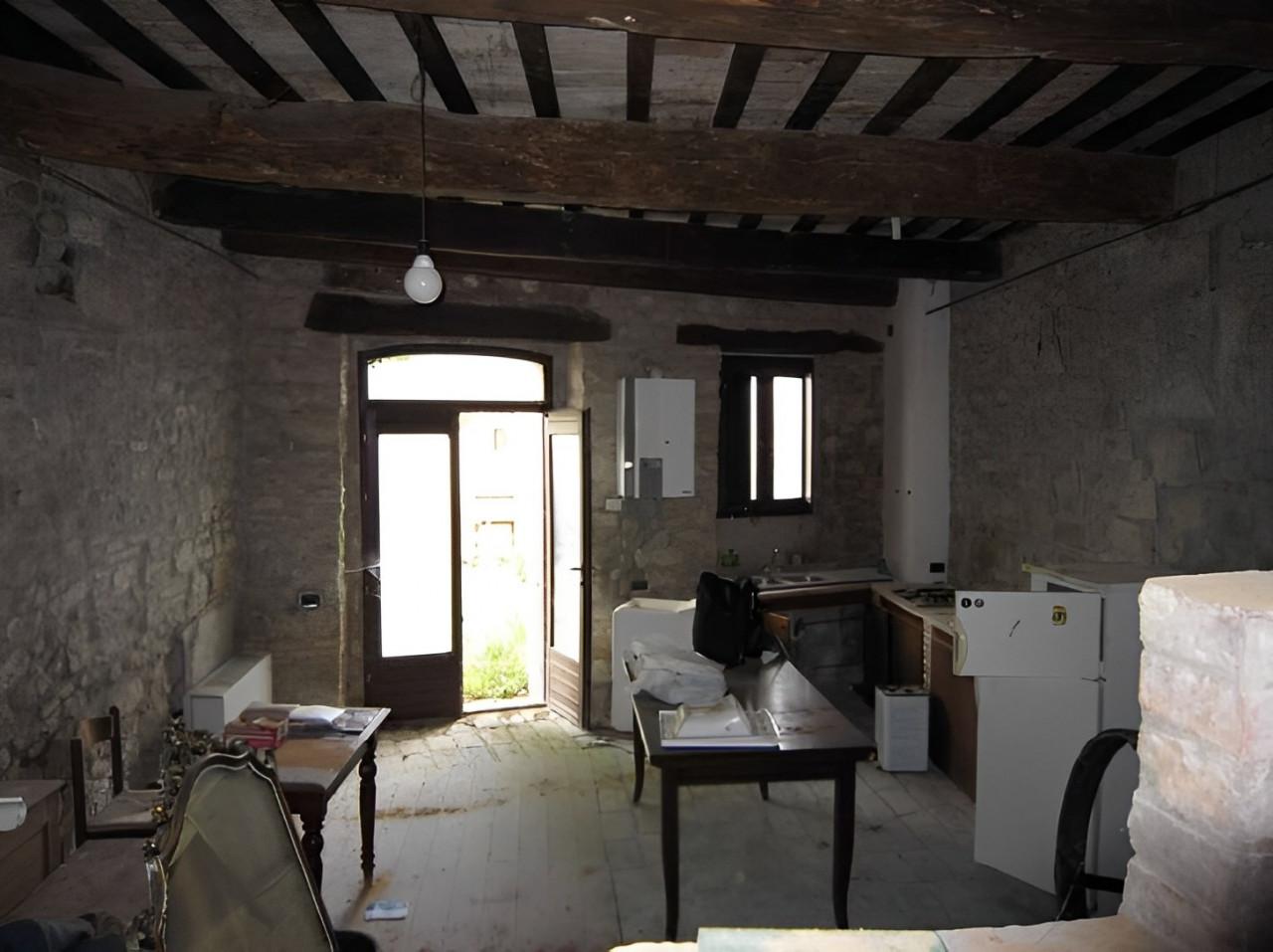 immobile CASA INDIPENDENTE ALL'ASTA IN LOCALITA' PERITO, CAMERINO (MC) - 1
