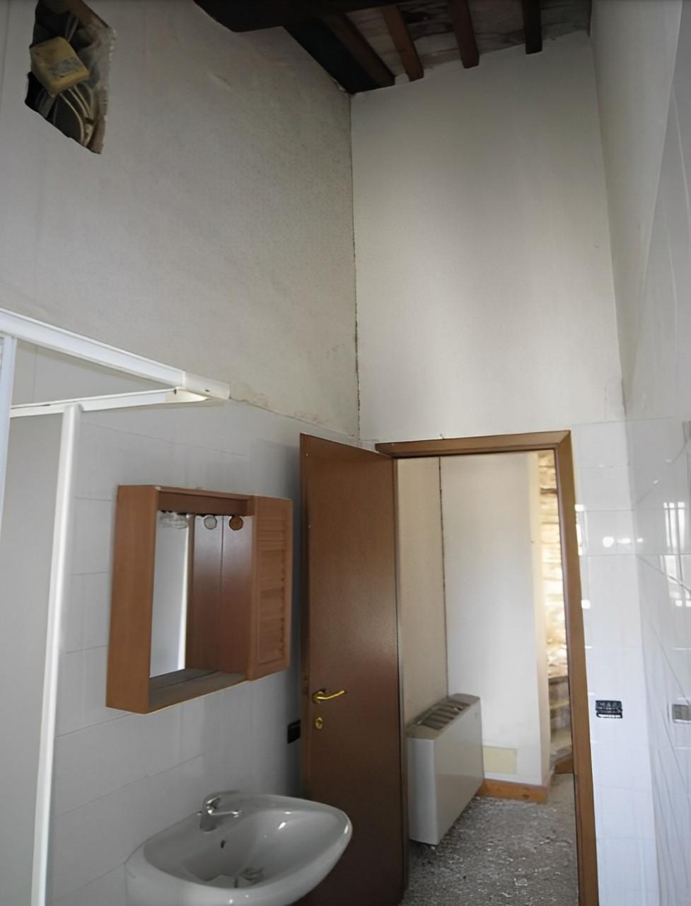 immobile CASA INDIPENDENTE ALL'ASTA IN LOCALITA' PERITO, CAMERINO (MC) - 4