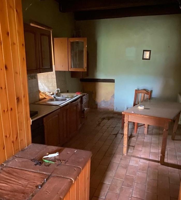 immobile CASA SINGOLA CON TERRENI ALL'ASTA IN FRAZIONE TERZO LA PIEVE, SPOLETO (PG) - 1