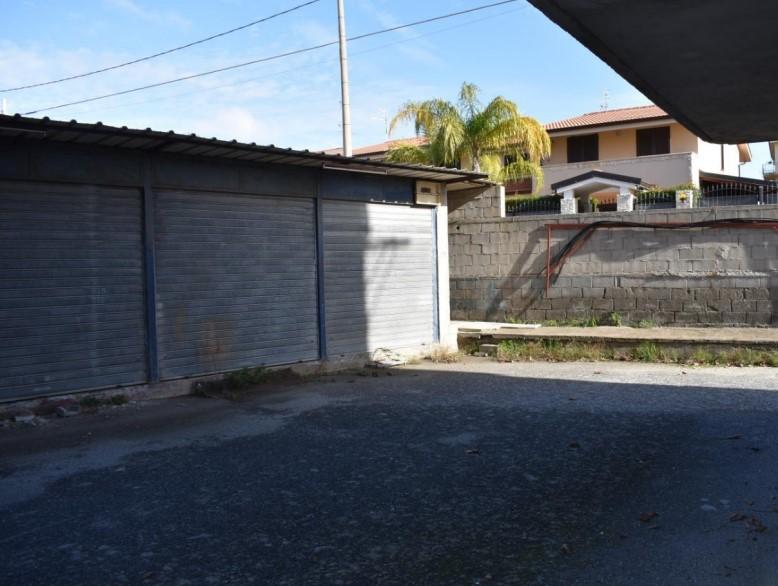 immobile LOCALE MAGAZZINO ALL'ASTA IN CONTRADA VASI, COMUNE DI CAULONIA (RC) - 3