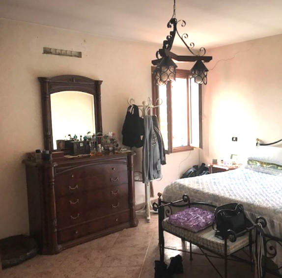 immobile VILLA ACCESSORIATA CON CORTE ALL'ASTA IN VIA DEI SARTI CONCORDIA SULLA SECCHIA (MO) - 3