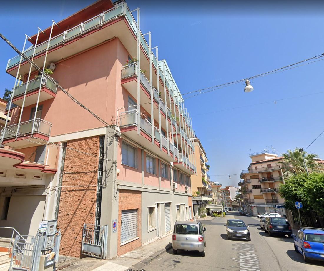 immobile DEPOSITO E DUE BOTTEGHE ALL'ASTA IN VIA VASTA E VIA Q. SELLA, GIARRE (CT) - 2