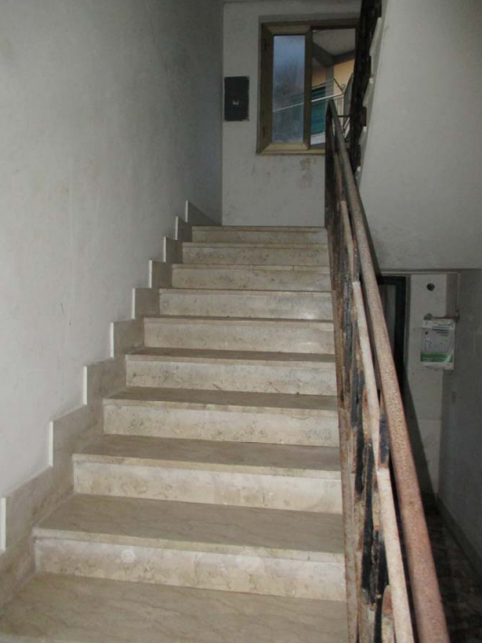 immobile TRILOCALE CON RIPOSTIGLIO ALL'ASTA IN VIA DENTICE A POZZUOLI (NA) - 3