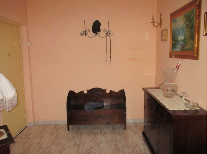 immobile TRILOCALE CON RIPOSTIGLIO ALL'ASTA IN VIA DENTICE A POZZUOLI (NA) - 4