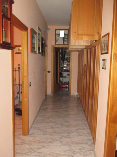 immobile TRILOCALE CON RIPOSTIGLIO ALL'ASTA IN VIA DENTICE A POZZUOLI (NA) - 5