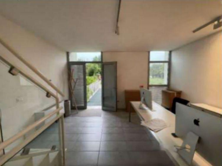 immobile AMPIO LOCALE COMMERCIALE CON ACCESSORI ALL'ASTA IN VIA DEL GAZZATO, VENEZIA (VE) - 1