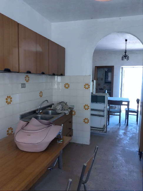immobile TRILOCALE ALL'ASTA DA RISTRUTTURARE IN VIA DEL PORTOGALLO, CERRETO LAZIALE (RM) - 2