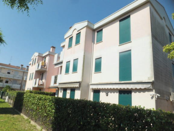 immobile TRILOCALE CON GARAGE ALL'ASTA IN VIA GASPARE GOZZI A PONTELONGO (PD) - 2