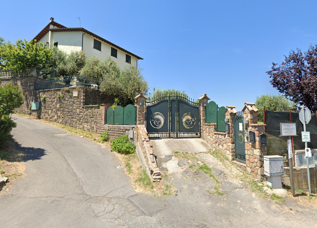 immobile AMPIO APPARTAMENTO ACCESSORIATO ALL'ASTA IN VIALE VITTORIO VENETO, OLEVANO ROMANO(RM) - 2