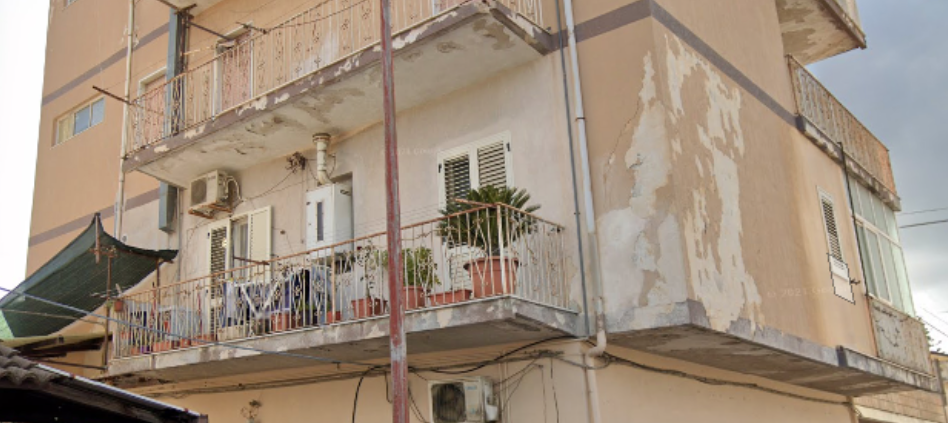 immobile TRILOCALE ALL'ASTA CON ACCESSORI IN VIA NAPOLI, LOCRI (RC) - 2