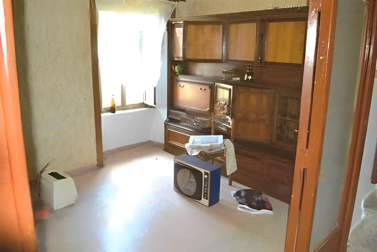 immobile ABITAZIONE SU TRE LIVELLI ALL'ASTA IN VIA SAN NICOLA, POSTIGLIONE (SA) - 1