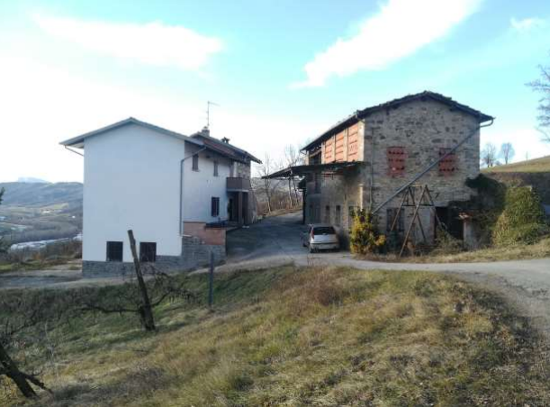 immobile ABITAZIONE BIFAMILIARE ACCESSORIATA ALL'ASTA IN VIA FALBIO A CARPINETI (RE) - 1