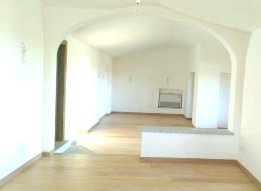immobile VILLA ALL'ASTA MULTIACCESSORIATA CON GIARDINO E PISCINA IN VIA GRECALE, OLBIA (SS) - 1