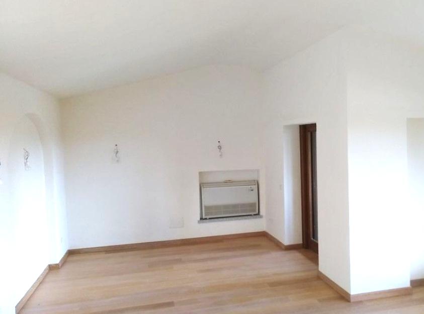 immobile VILLA ALL'ASTA MULTIACCESSORIATA CON GIARDINO E PISCINA IN VIA GRECALE, OLBIA (SS) - 3