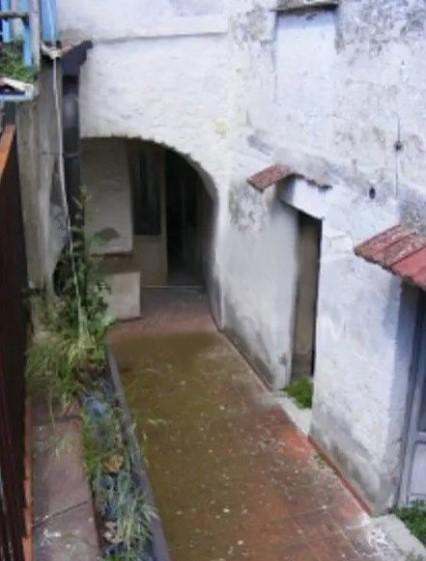 immobile CASA SINGOLA ACCESSORIATA DA RISTRUTTURARE ALL'ASTA IN VIA DELLA SALUTE, AIROLA (BN) - 4