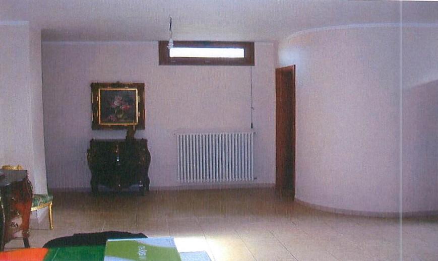immobile VILLA CON GIARDINO ALL'ASTA IN VIA NICHOLAS GREEN, FERRANDINA (MT) - 4