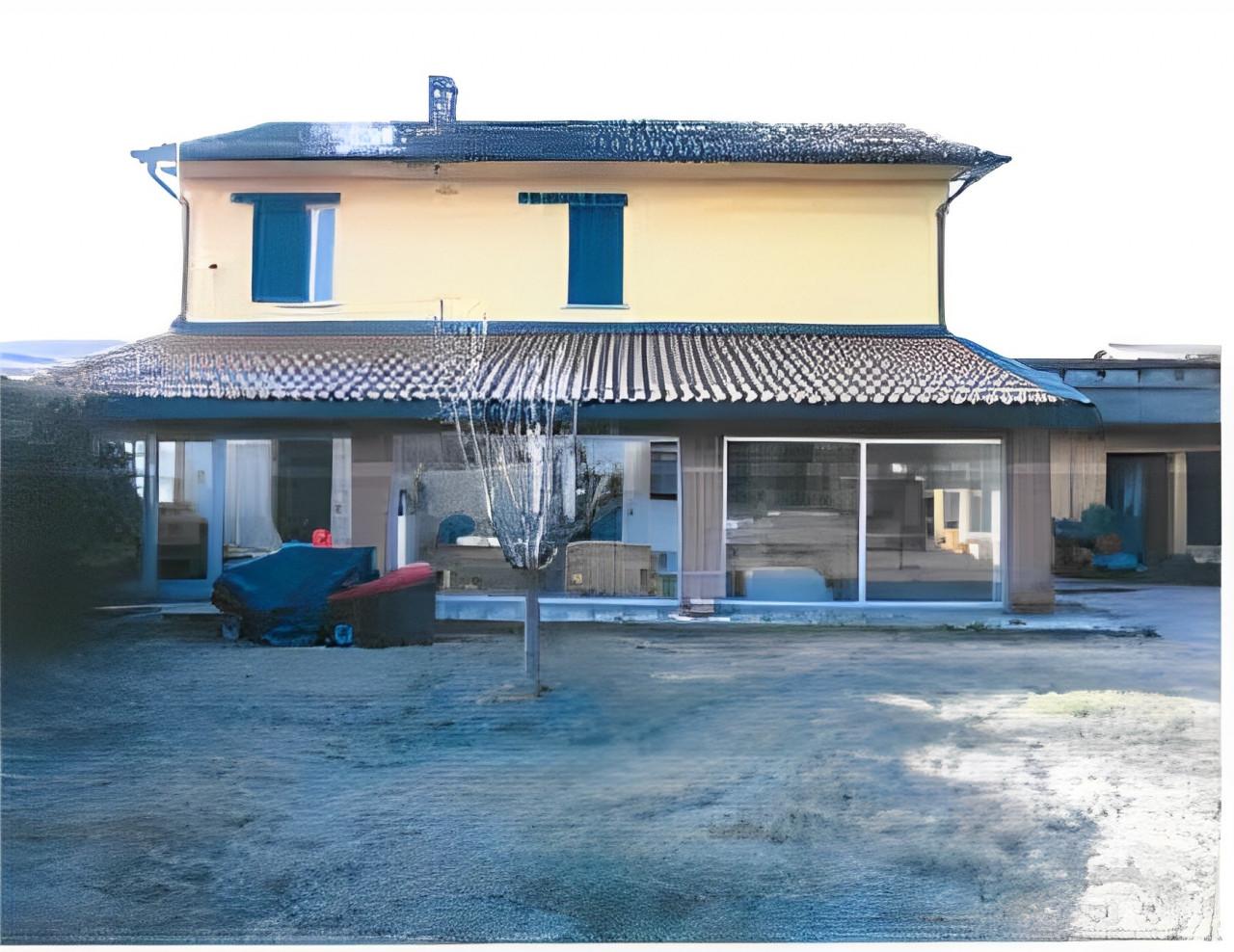 immobile CASA SINGOLA ALL'ASTA CON GIARDINO E PISCINA IN VIA ROBBIO, PALESTRO (PV) - 2