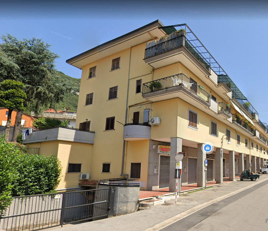 immobile PENTALOCALE ALL'ASTA CON GARAGE IN VIA SAN ROCCO A SANTA LUCIA DI SERINO (AV) - 1