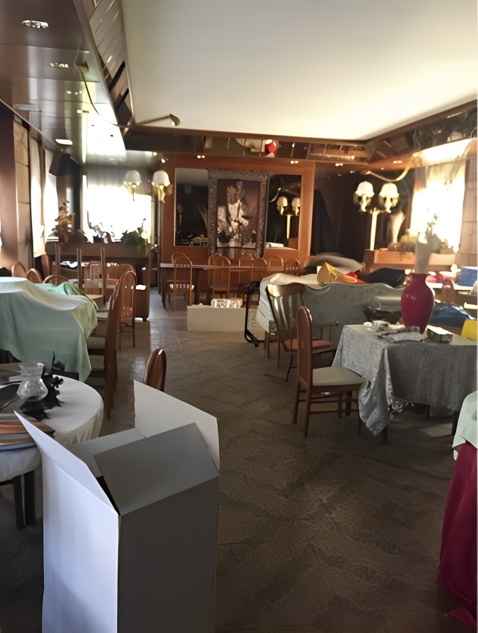 immobile ALBERGO E APPARTAMENTO ALL'ASTA IN VIALE VARALLO A BORGOSESIA (VC) - 1