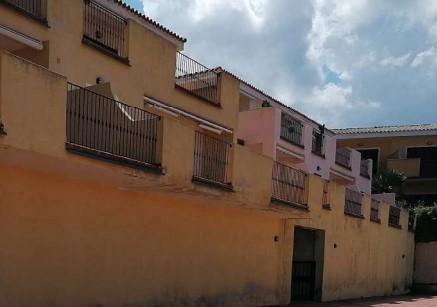 immobile AMPIO TRILOCALE, POSTI AUTO E CANTINE ALL'ASTA IN VIA LONDRA, CASTELSARDO (SS) - 5