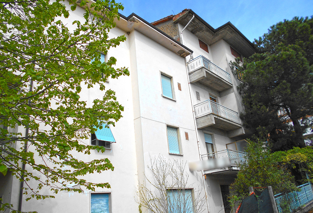immobile AMPIO APPARTAMENTO, PENSIONE E BOX ALL'ASTA IN VIA DEI COLLI, CHIANCIANO TERME (SI) - 1