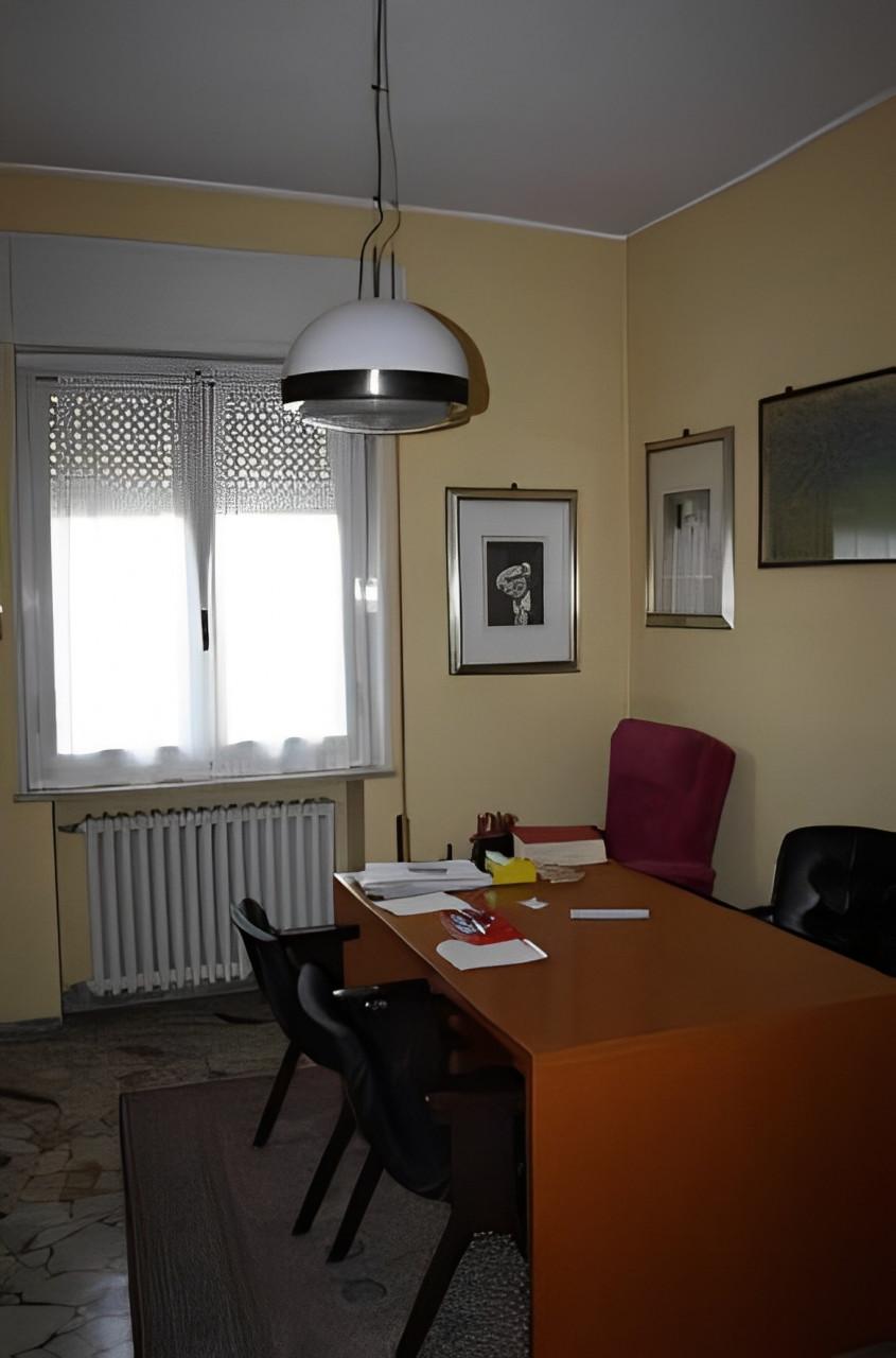immobile CASA SINGOLA SU DUE LIVELLI ALL'ASTA IN VIA MILANO, VIADANA (MN) - 3