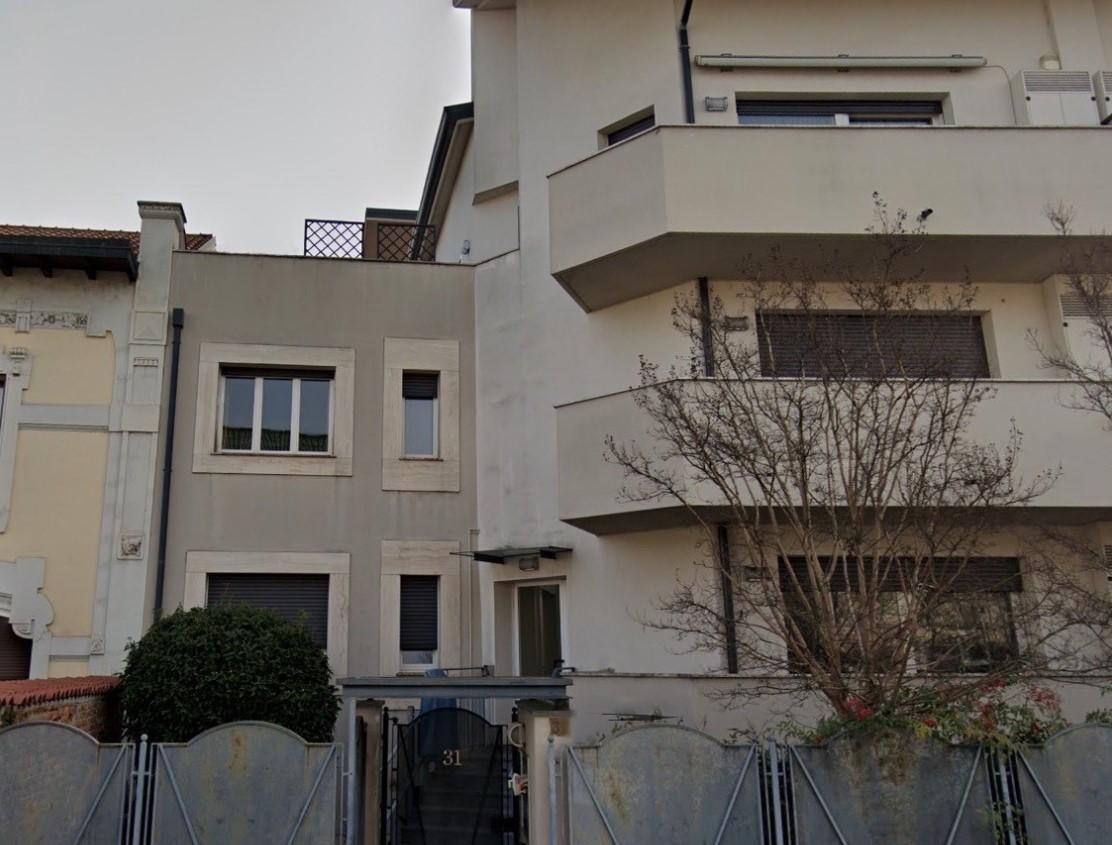 immobile BILOCALE DA ULTIMARE CON GARAGE ALL'ASTA IN VIA CRIVELLI, MAGENTA (MI) - 2