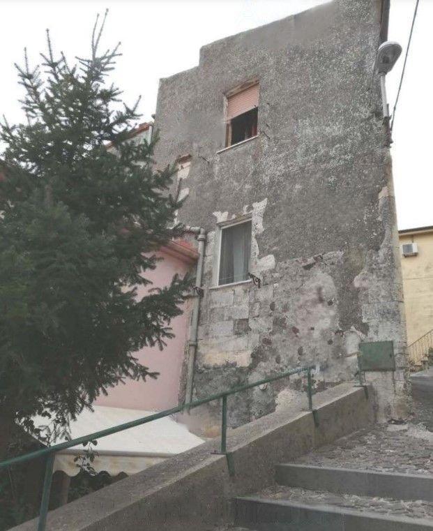 immobile AMPIA ABITAZIONE SU TRE LIVELLI ALL'ASTA IN VIA XX SETTEMBRE, OSILO (SS) - 3