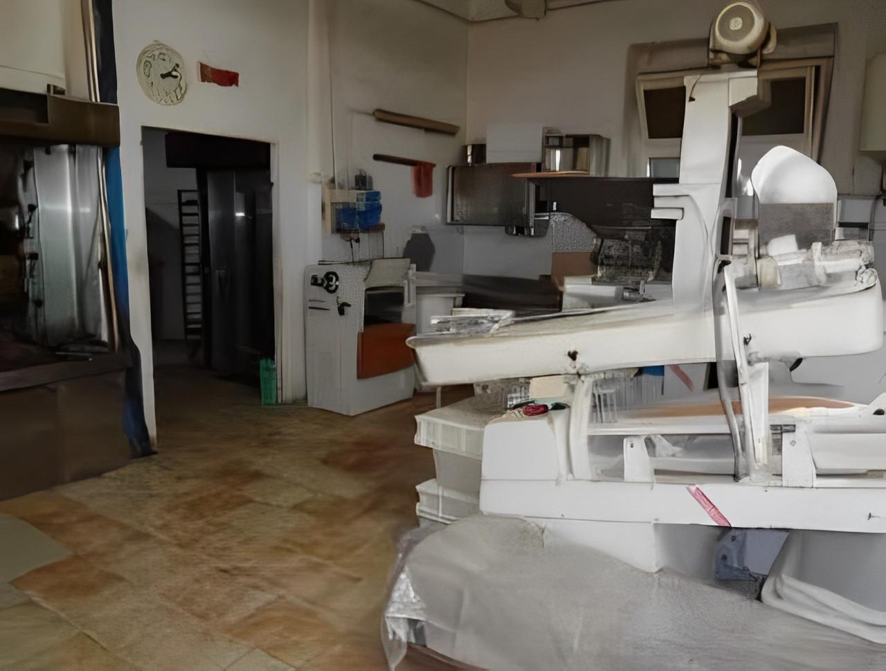 immobile NEGOZIO IN VENDITA ALL'ASTA IN VIA DEGLI ALBERGHI, ROCCASTRADA (GR) - 2