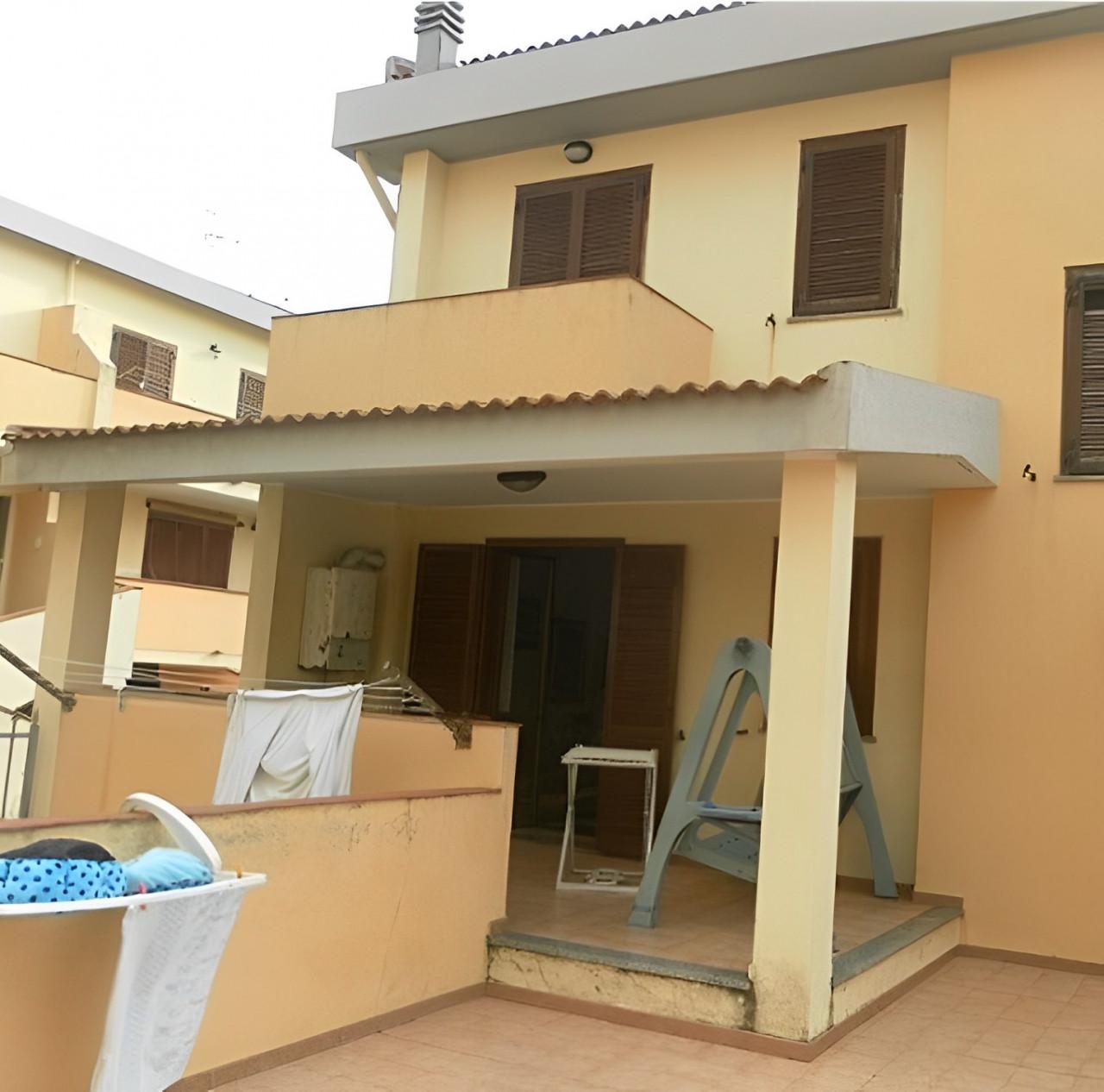 immobile CASA A SCHIERA CON BOX ALL'ASTA IN VIA PIETRO ARETINO, PORTO TORRES (SS) - 1