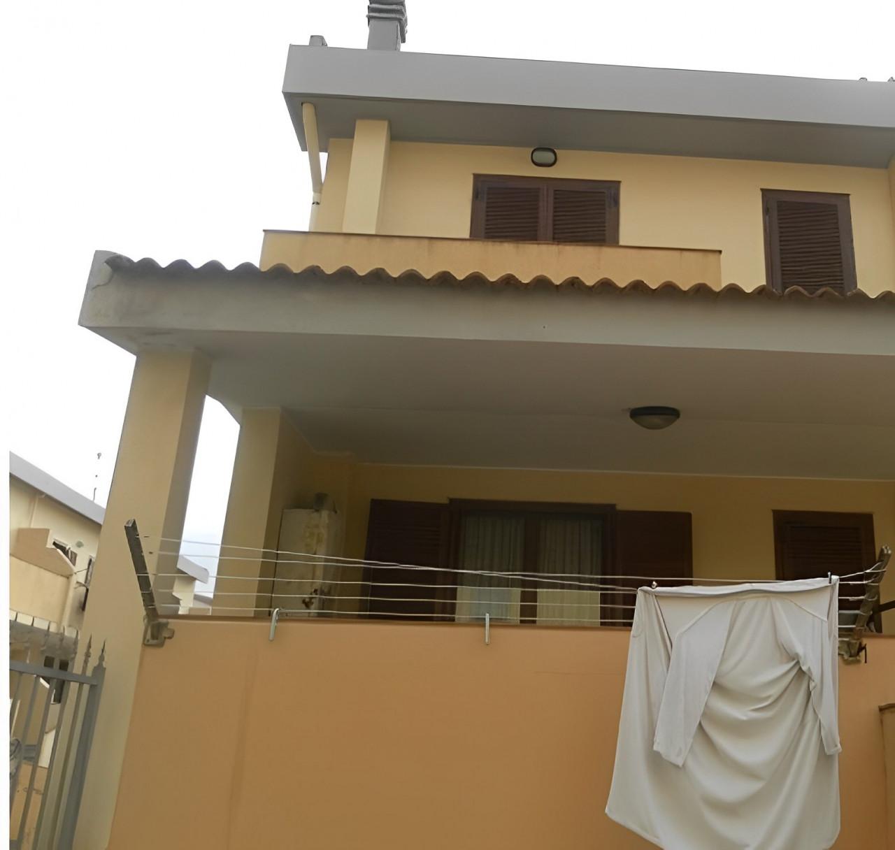 immobile CASA A SCHIERA CON BOX ALL'ASTA IN VIA PIETRO ARETINO, PORTO TORRES (SS) - 4