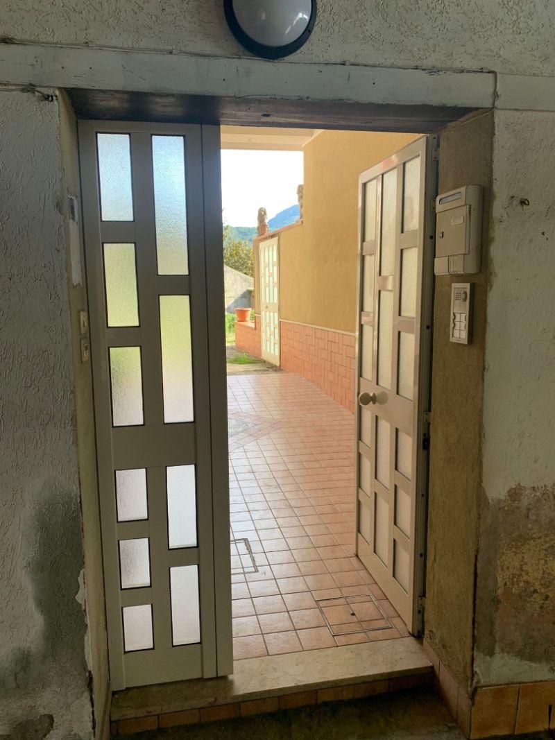 immobile CASA SU DUE PIANI ALL'ASTA CON CORTE IN VIA UMBERTO I, CALVANICO (SA) - 2