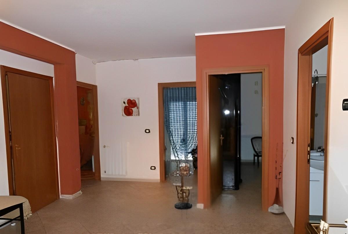 immobile QUADRILOCALE ALL'ASTA CON TERRAZZO IN VIA BORIS GIULIANO SN, ADRANO (CT) - 4