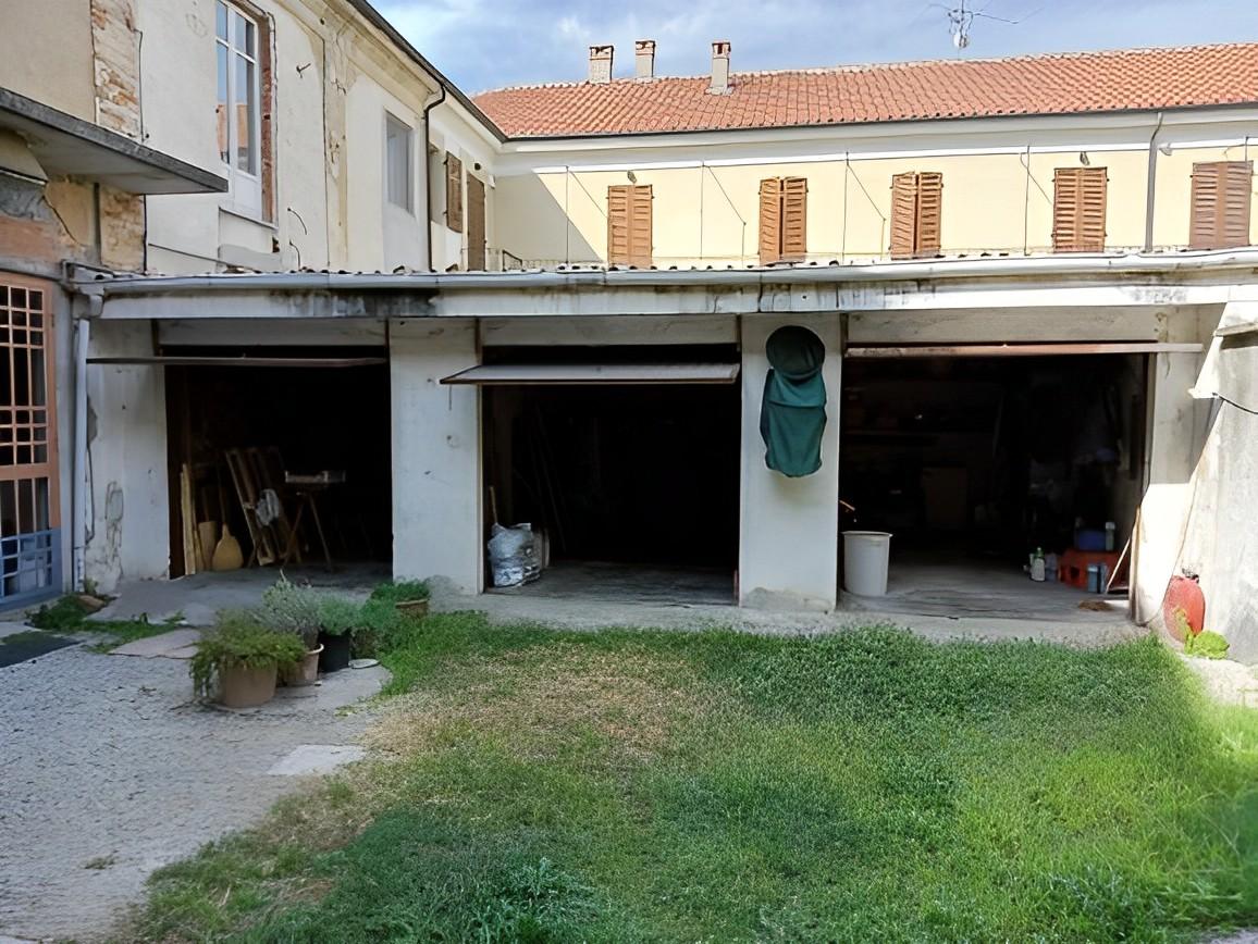 immobile BILOCALE CON AUTORIMESSA ALL'ASTA IN VIA ROMA, CRESCENTINO (VC) - 3