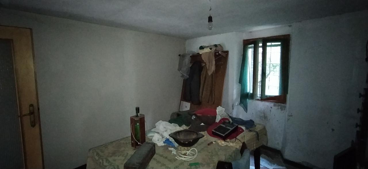 immobile ABITAZIONE SU TRE LIVELLI ALL'ASTA IN VIA NAVOLA DI GUINADI, PONTREMOLI (MS) - 4