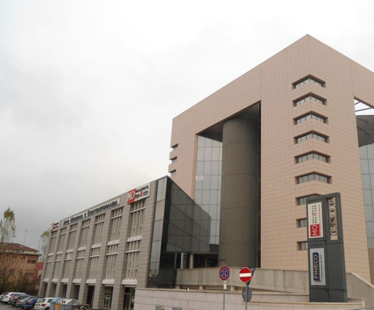 immobile UFFICIO ALL'ASTA CON 11 POSTI AUTO IN VIA TOSCANINI-VIA GIORDANO, MODENA (MO) - 1