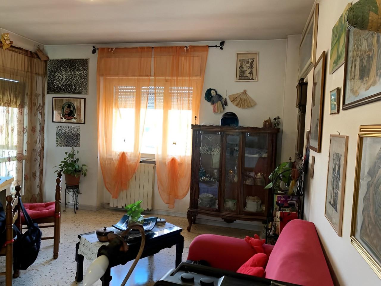 immobile AMPIO APPARTAMENTO CON CANTINA ALL'ASTA IN VIA CASSIOLI, ROMA (RM) - 2