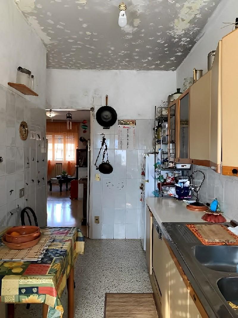 immobile AMPIO APPARTAMENTO CON CANTINA ALL'ASTA IN VIA CASSIOLI, ROMA (RM) - 5