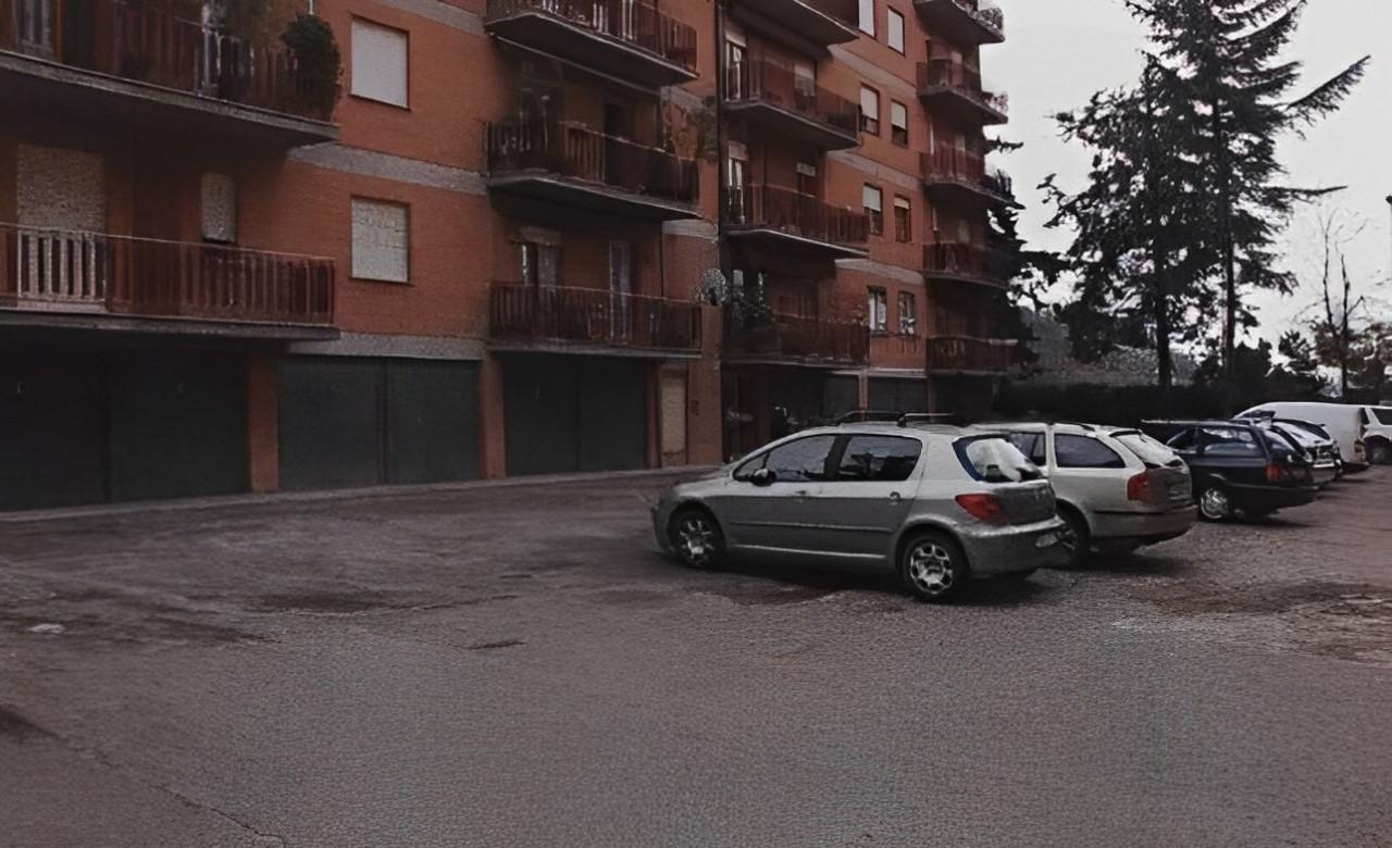 immobile TRILOCALE ALL'ASTA CON TERRAZZI E GARAGE IN VIA GRAZIA DELEDDA, PERUGIA (PG) - 4