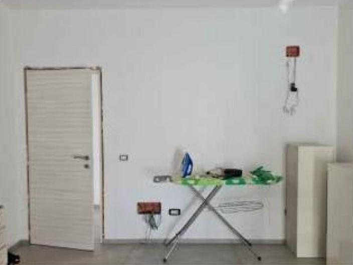 immobile AMPIO APPARTAMENTO CON CANTINA E GARAGE ALL'ASTA IN VIA PASTRENGO, CESENA (FC) - 3
