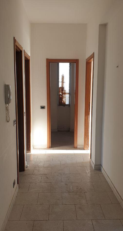 immobile IN VENDITA TRILOCALE CON SOLAIO ALL'ASTA IN PIAZZA GIOTTO, DESIO (MB) - 1