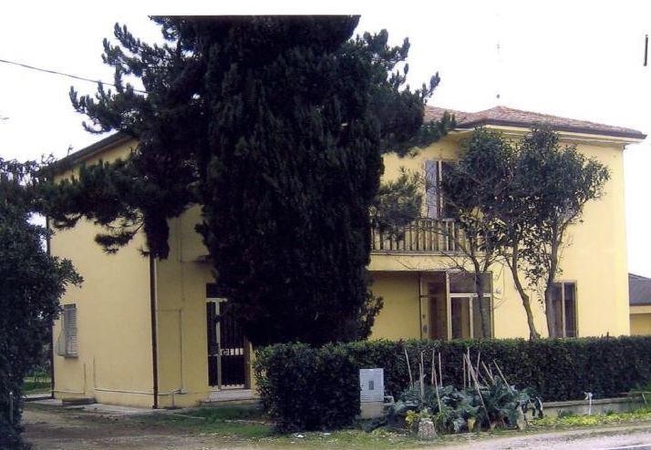 immobile APPARTAMENTI E TERRENO ALL'ASTA IN VIA TOMBACCIA, FANO (PU) - 1