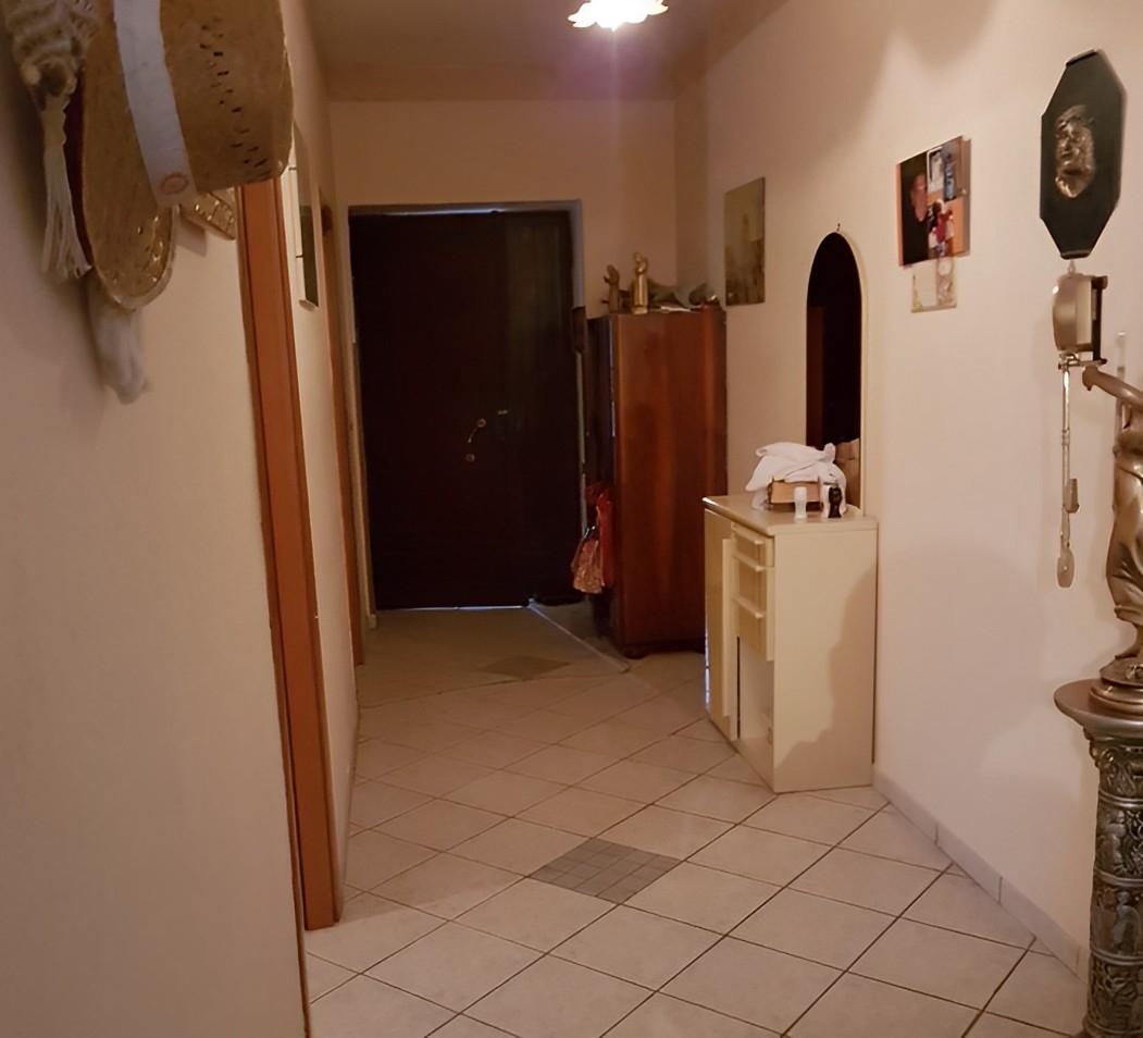 immobile TRILOCALE CON BALCONE ALL'ASTA IN VIA SANTA MARIA A CUBITO, CANCELLO ED ARNONE (CE) - 5