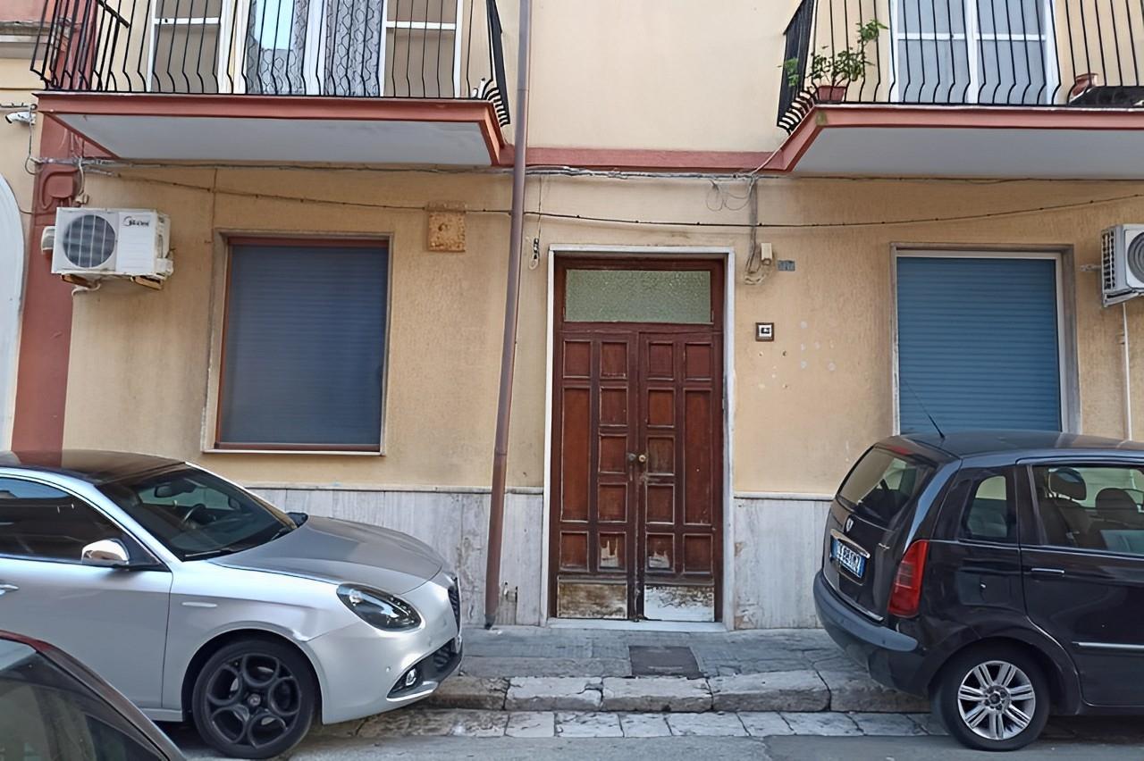 immobile TRILOCALE ALL'ASTA IN VIA OTTAVIANO, BRINDISI (BR) - 1