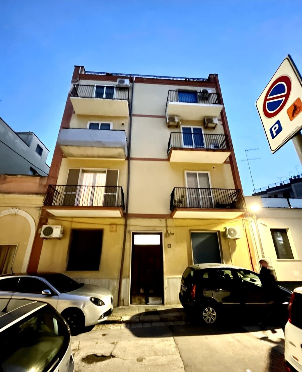immobile TRILOCALE ALL'ASTA IN VIA OTTAVIANO, BRINDISI (BR) - 2