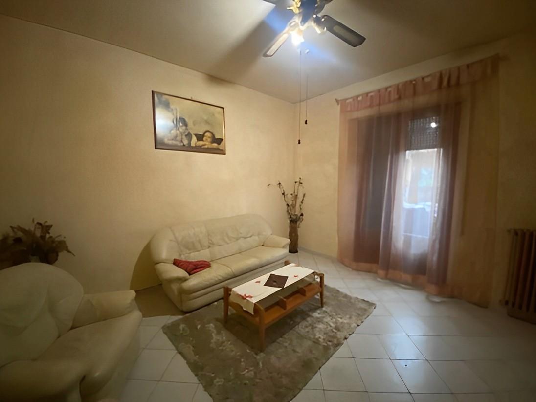 immobile CASA A SCHIERA ALL'ASTA CON TERRAZZA IN VIA TRIESTE, BUCINE (AR) - 5