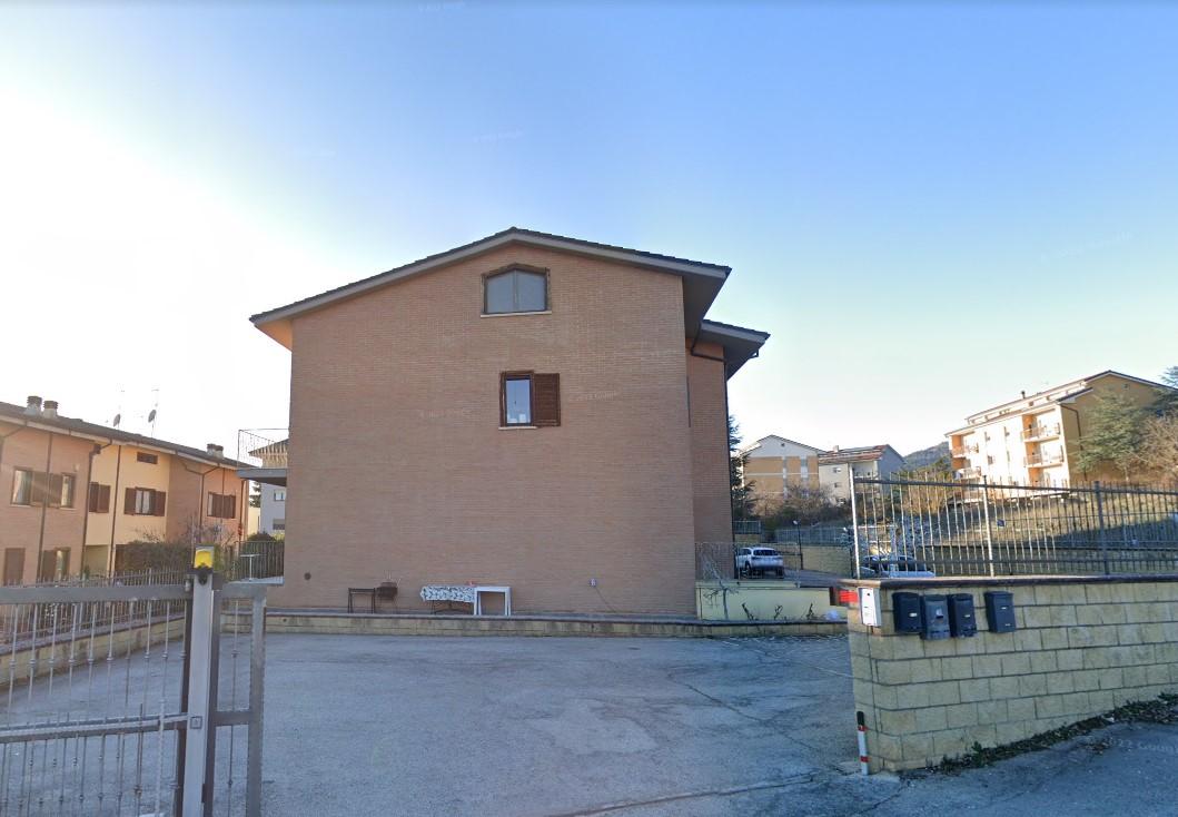immobile VILLA A SCHIERA CON GARAGE E CORTE ALL'ASTA IN VIA CAPO CROCE, L'AQUILA (AQ) - 3