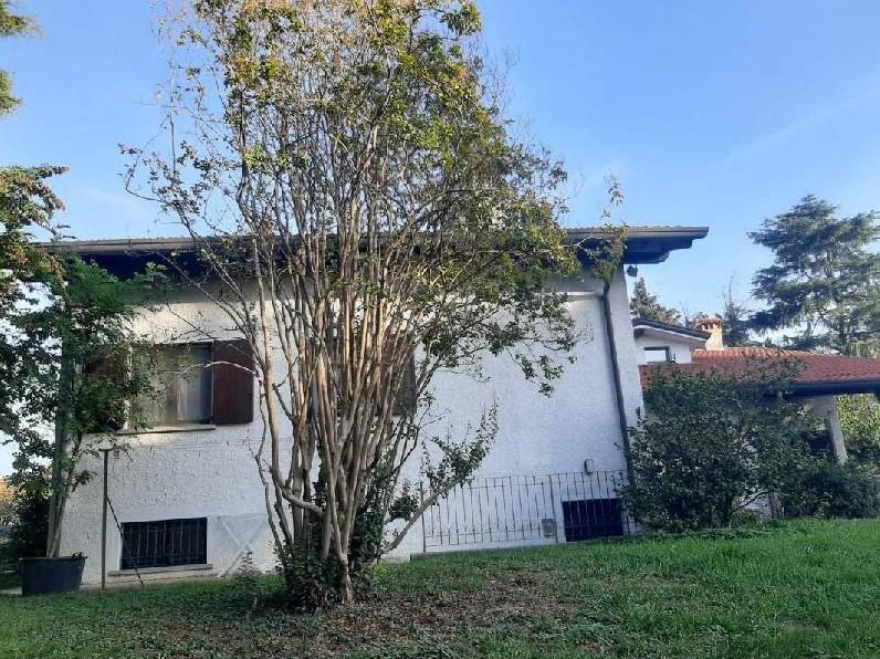 immobile VILLA CON BOX DOPPIO E GIARDINO ALL'ASTA IN VIA STOPPANI, CASATENOVO (LC) - 5