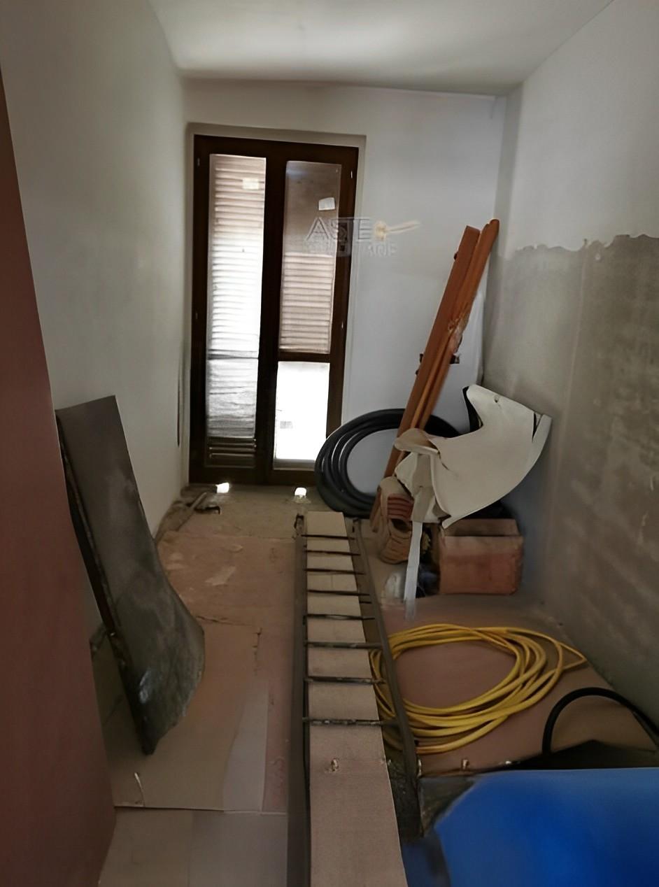 immobile QUADRILOCALE DA ULTIMARE CON POSTO AUTO ALL'ASTA IN VIA IS CORRIAS, IGLESIAS (SU) - 4