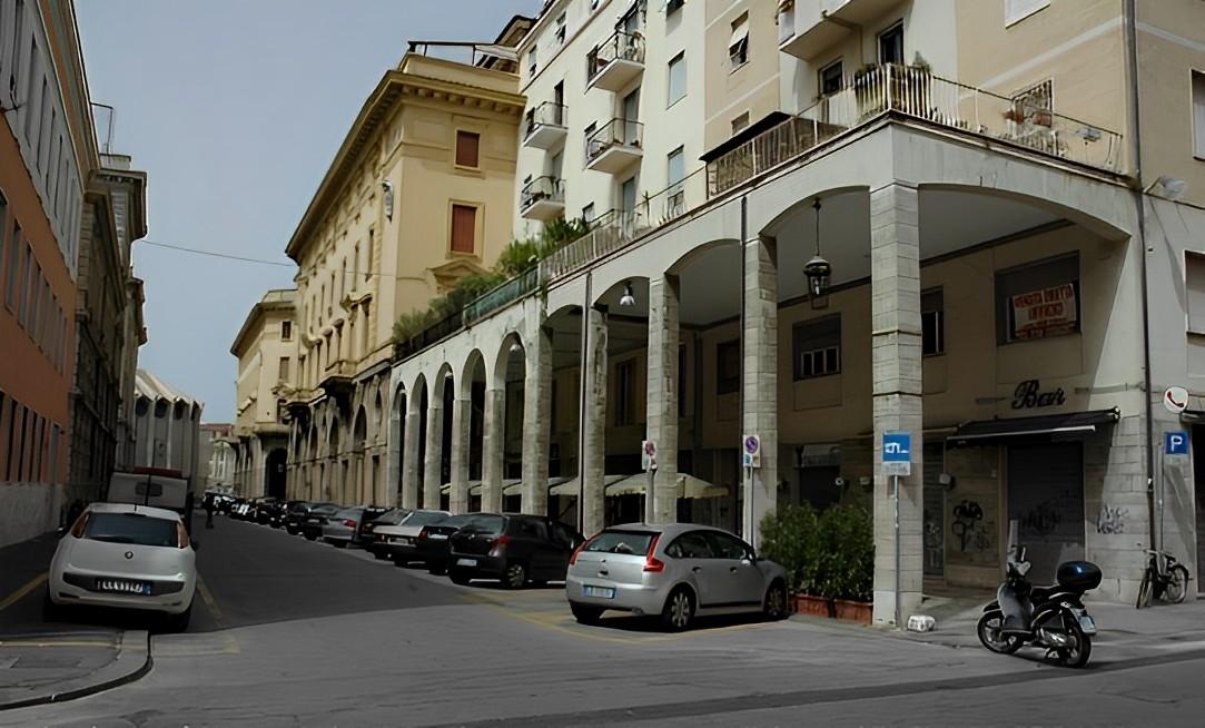 immobile AMPIO NEGOZIO ALL'ASTA IN VIA DI FRANCO, LIVORNO (LI) - 1